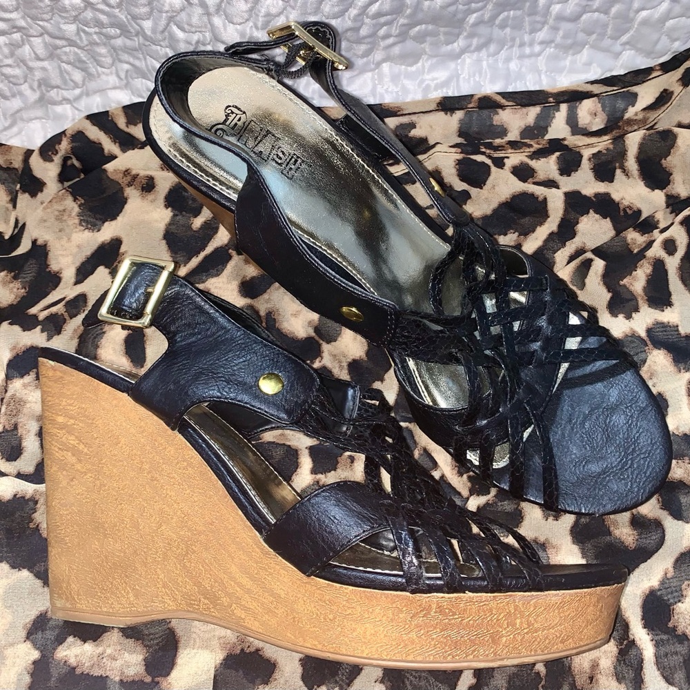 NWOT Brash Black Wedge Sandals with Strappy Design - Picture 2 of 5